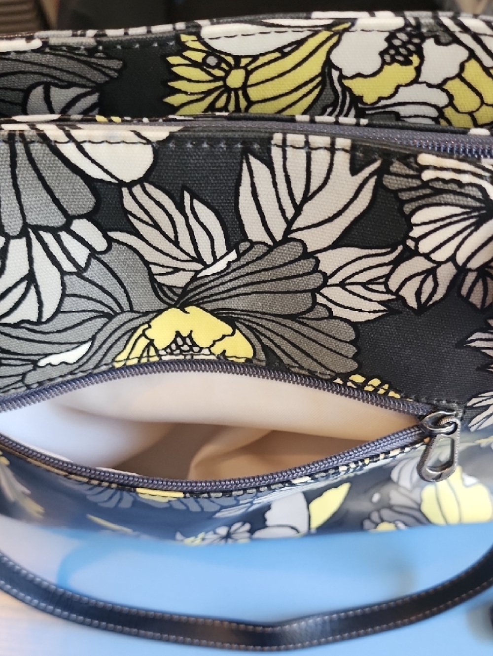 Sakroots Black Floral Tote with Yellow and Gray Blooms New No Tags - Picture 13 of 13